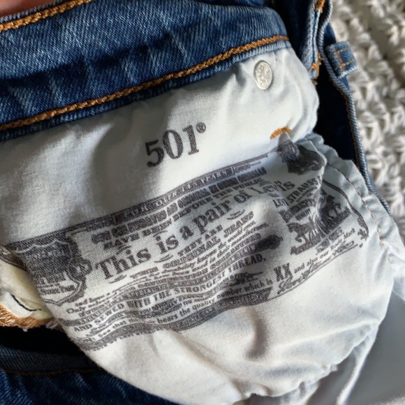 Frayed Levi Shorts - Picture 3 of 3